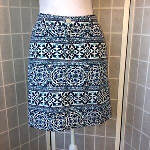 Croft & Barrow Darling Stretch Cotton Summer Skort in blue on white, Size 14.